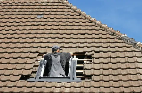 Pose de velux - Saint-Clément-de-Rivière